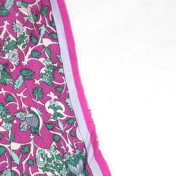 Vera Neumann 100% Silk Square Scarf - Picture 4 of 8